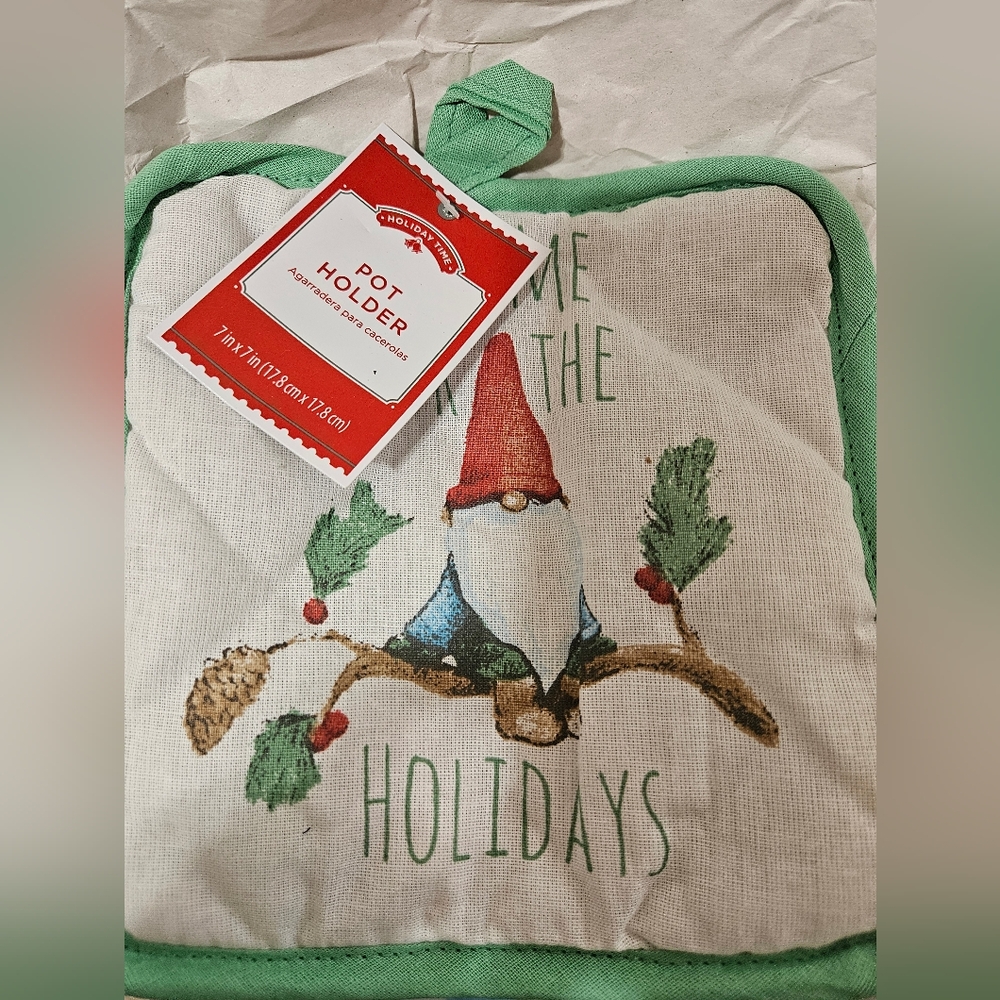 Brand New Holiday Time Gnome Pot Holder 100% Cotton